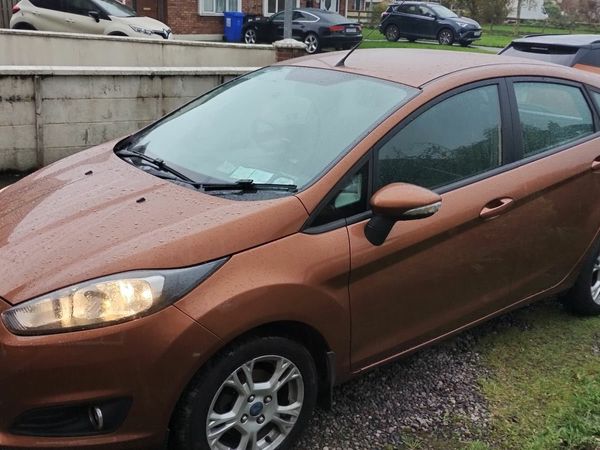 Ford Fiesta Hatchback, Petrol, 2013, Gold