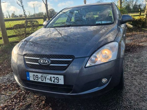 Kia Ceed Hatchback, Diesel, 2009, Grey