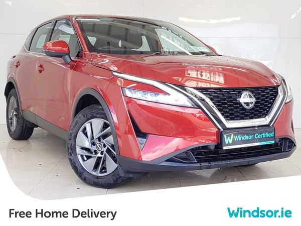 Nissan Qashqai MPV, Petrol, 2023, Red