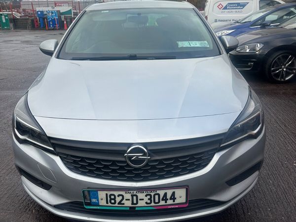Opel Astra Hatchback, Petrol, 2018, Grey