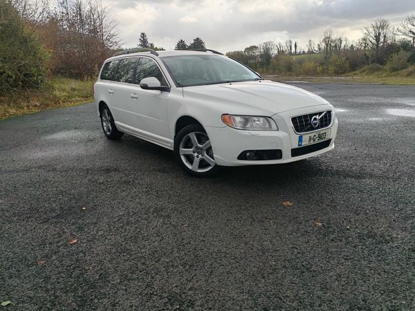 Volvo V70 Estate, Diesel, 2011, White