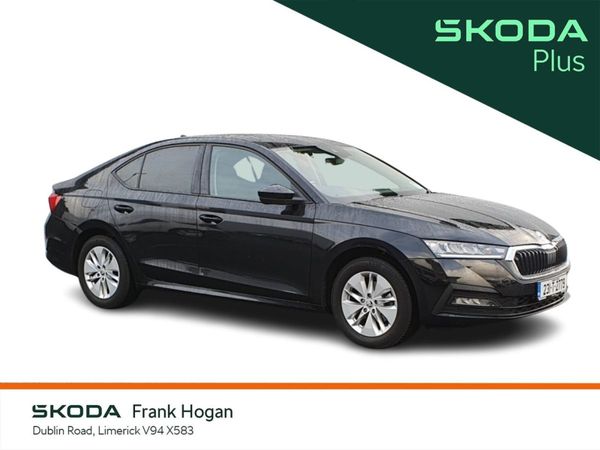 Skoda Octavia Hatchback, Petrol, 2023, Black