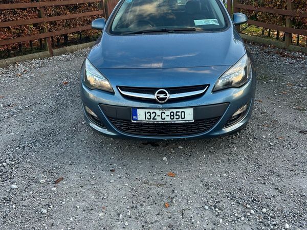 Opel Astra Saloon, Diesel, 2013, Blue