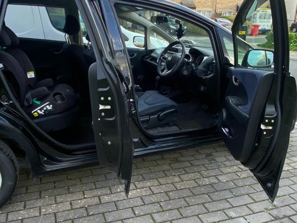 Honda Fit Hatchback, Petrol, 2012, Black
