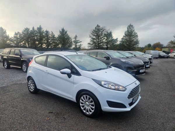 Ford Fiesta Hatchback, Petrol, 2014, White