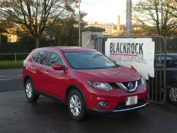 Nissan X-Trail SUV, Petrol, 2014, Red