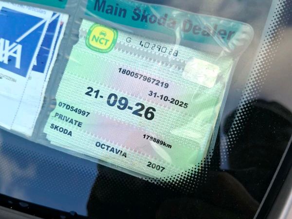 Skoda Octavia Hatchback, Petrol, 2007, Beige