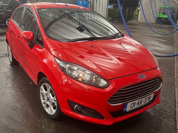 Ford Fiesta Hatchback, Diesel, 2013, Red