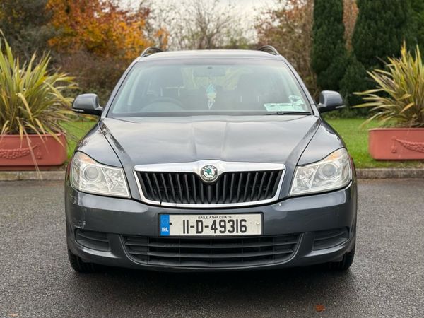 Skoda Octavia Estate, Diesel, 2011, Grey