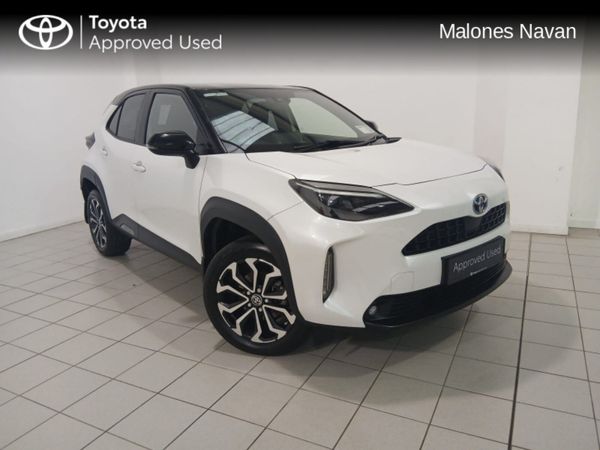 Toyota Yaris Hatchback, Petrol Hybrid, 2023, White