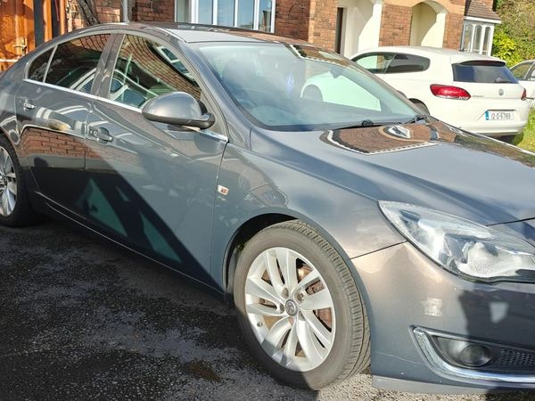 Vauxhall Insignia Hatchback, Diesel, 2015, Grey
