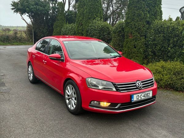 Volkswagen Passat Saloon, Diesel, 2012, Red