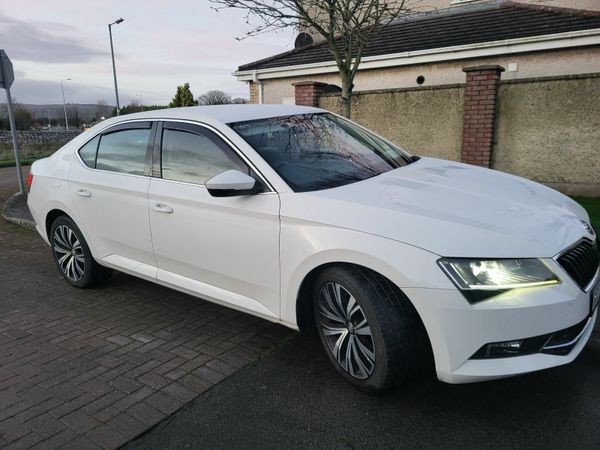 Skoda Superb Saloon, Diesel, 2018, White