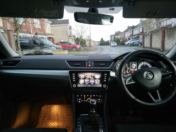 Skoda Superb Saloon, Diesel, 2018, White