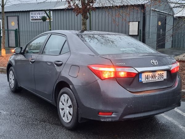 Toyota Corolla Saloon, Diesel, 2014, Grey