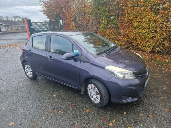 Toyota Yaris Hatchback, Petrol, 2012, Blue