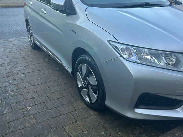 Honda Grace Saloon, Petrol Hybrid, 2017, Silver
