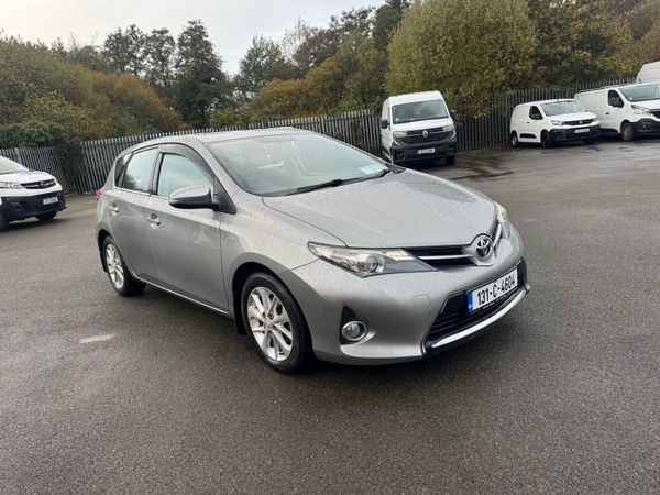 Toyota Auris Hatchback, Diesel, 2013, Grey