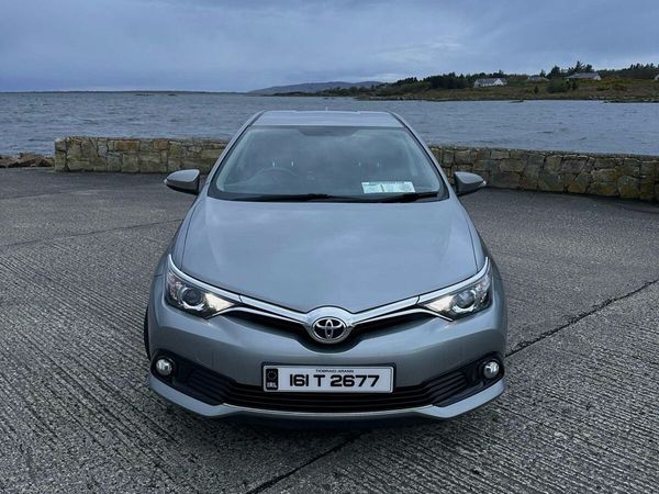 Toyota Auris Hatchback, Diesel, 2016, Grey