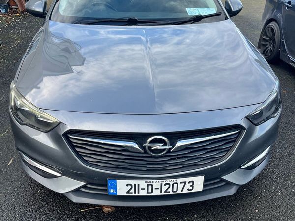 Opel Insignia Hatchback, Diesel, 2021, Grey
