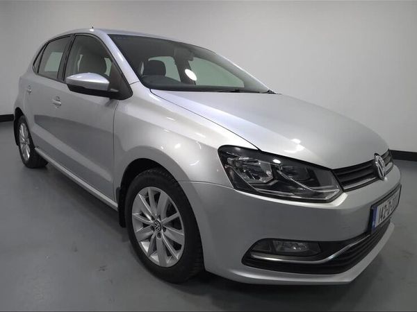 Volkswagen Polo Hatchback, Petrol, 2014, Silver