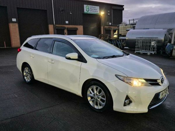 Toyota Auris Estate, Diesel, 2014, White