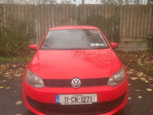 Volkswagen Polo Hatchback, Petrol, 2011, Red