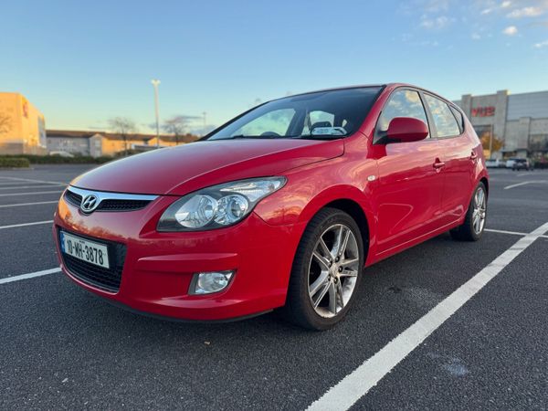 Hyundai i30 Hatchback, Diesel, 2010, Red