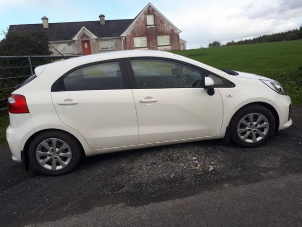 Kia Rio Hatchback, Diesel, 2015, White