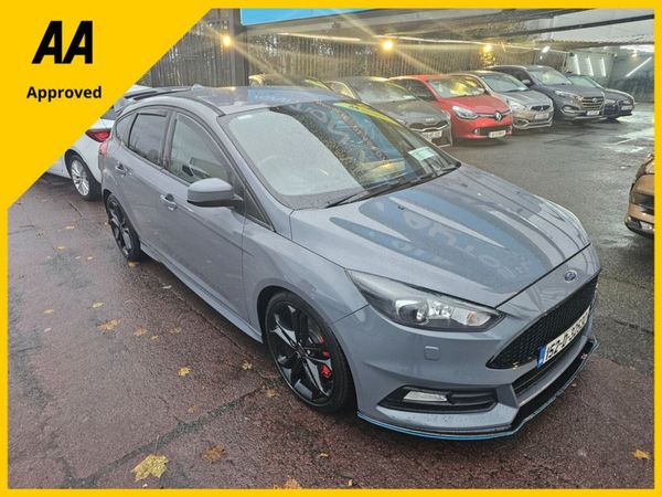 Ford Focus Hatchback, Diesel, 2015, Grey