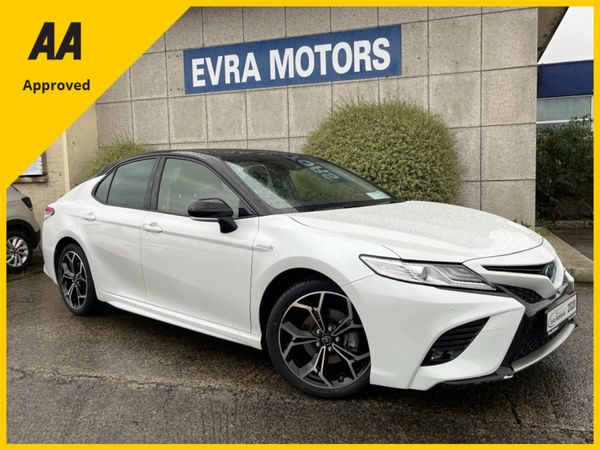 Toyota Camry Saloon, Petrol Hybrid, 2020, White