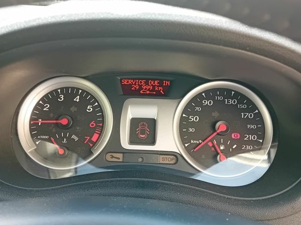 Renault Clio Hatchback, Ethanol Petrol, 2010, Gold