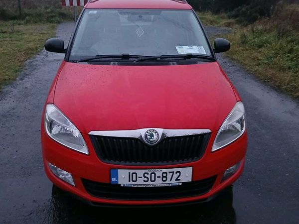 Skoda Fabia Estate/Jeep, Petrol, 2010, Red
