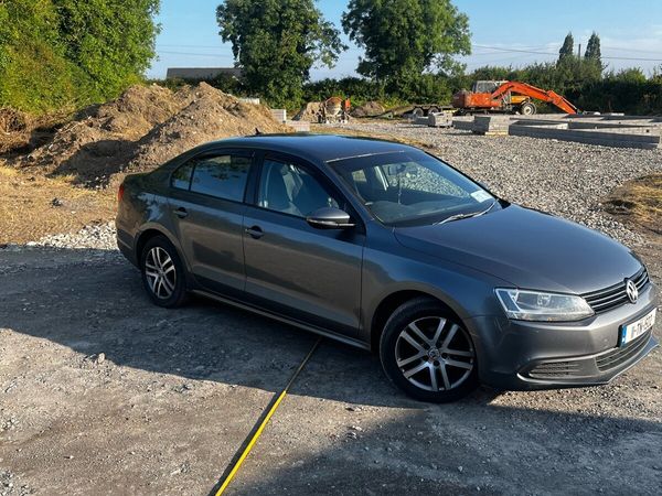 Volkswagen Jetta Saloon, Diesel, 2011, Grey