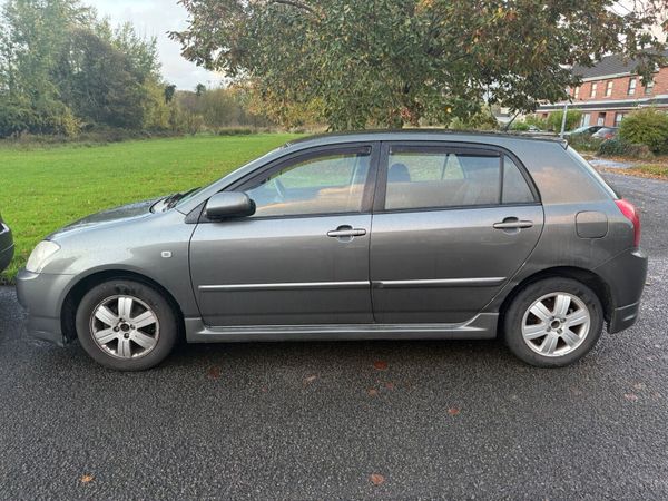 Toyota Corolla Hatchback, Petrol, 2005, Grey