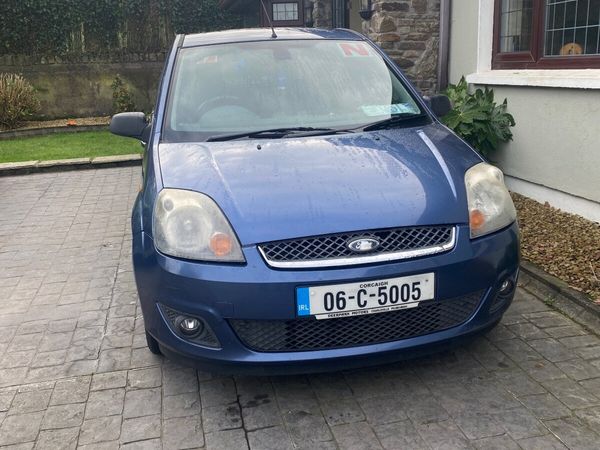 Ford Fiesta Hatchback, Petrol, 2006, Blue