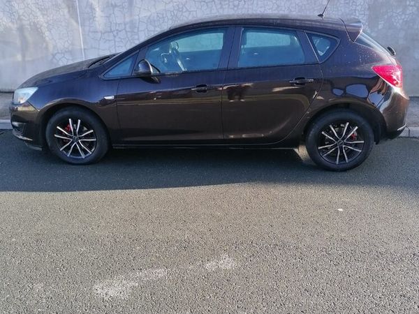 Opel Astra Hatchback, Diesel, 2014, Brown