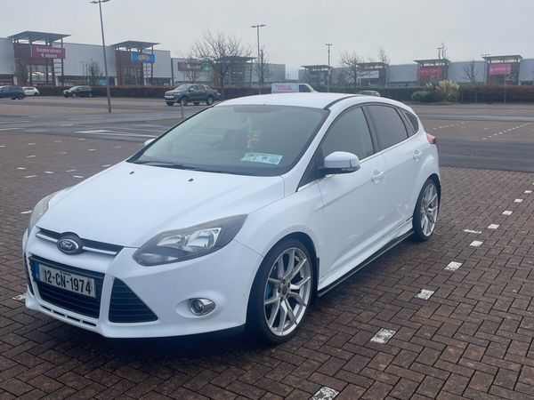 Ford Focus Hatchback, Diesel, 2012, White