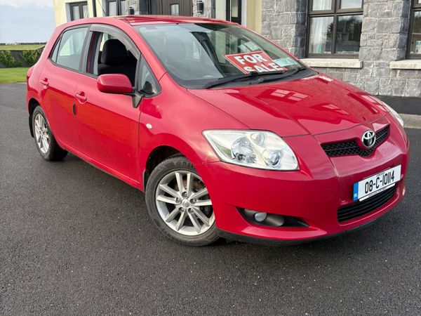Toyota Auris Hatchback, Petrol, 2008, Red