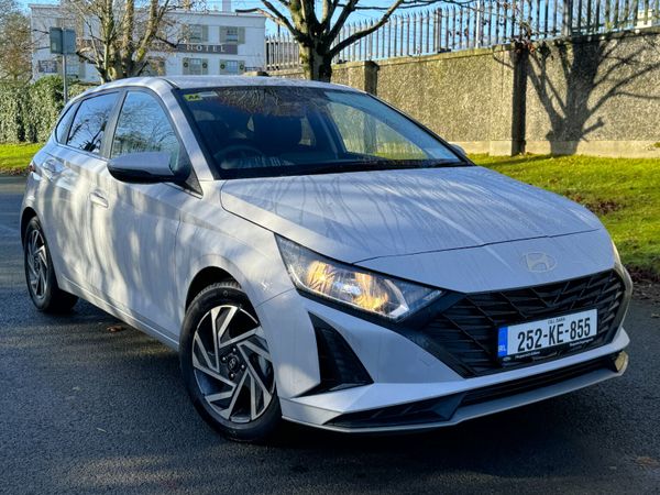 Hyundai i20 Hatchback, Petrol, 2025, Grey