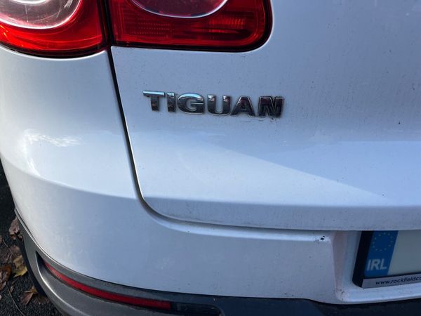 Volkswagen Tiguan SUV, Diesel, 2011, White