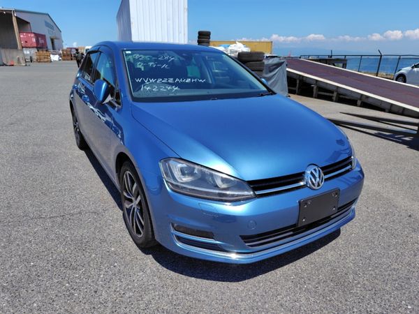Volkswagen Golf Hatchback, Petrol, 2017, Blue