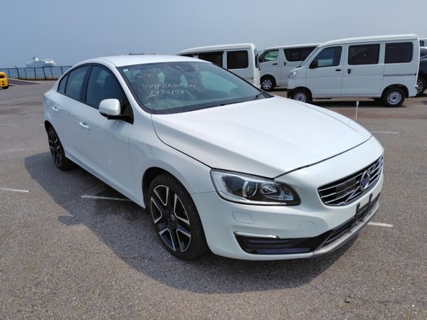 Volvo S60 Saloon, Diesel, 2017, White