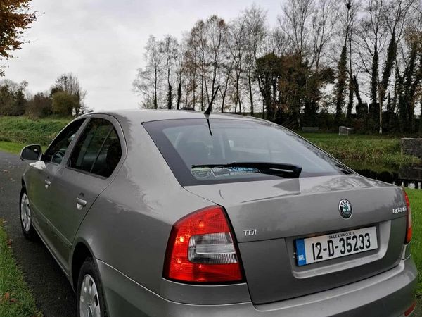 Skoda Octavia Saloon, Diesel, 2012, Beige