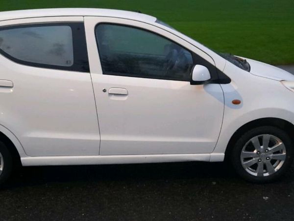 Suzuki Alto Hatchback, Petrol, 2011, White
