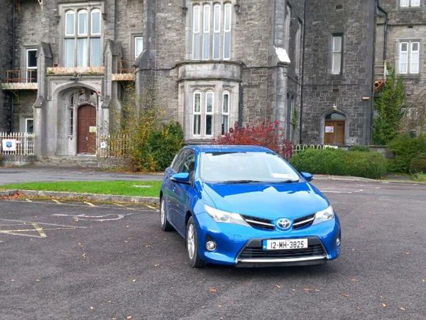 Toyota Auris Hatchback, Petrol Hybrid, 2012, Blue