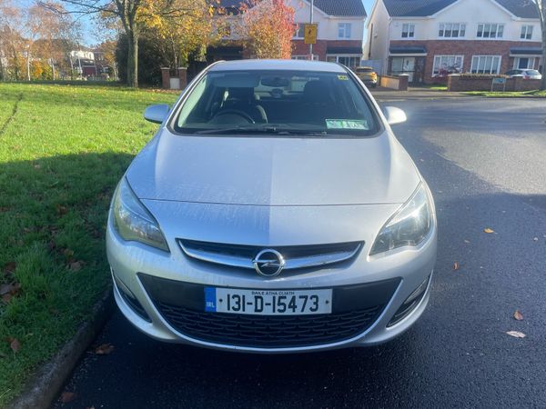 Opel Astra Saloon, Petrol, 2013, Silver