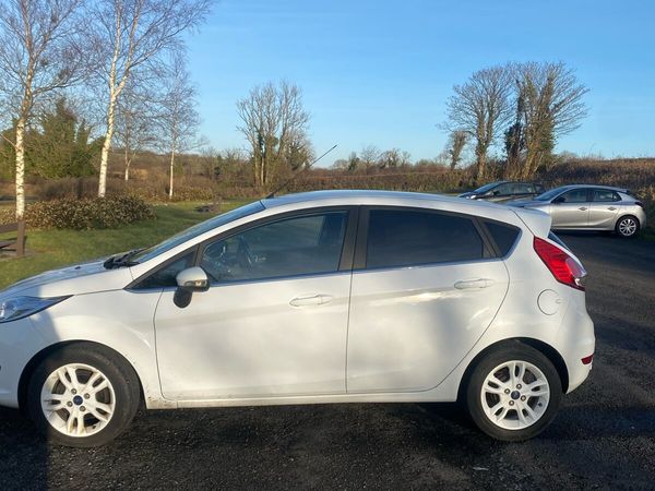 Ford Fiesta Hatchback, Petrol, 2017, White