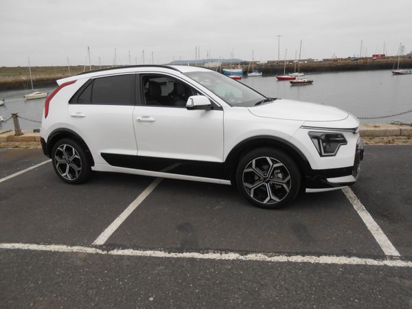 Kia Niro SUV, Petrol Plug-in Hybrid, 2025, White