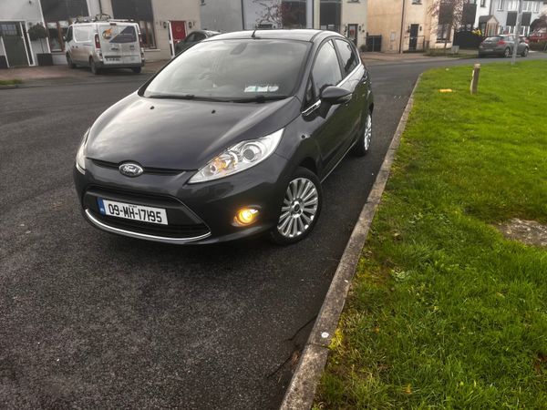 Ford Fiesta Hatchback, Petrol, 2009, Grey